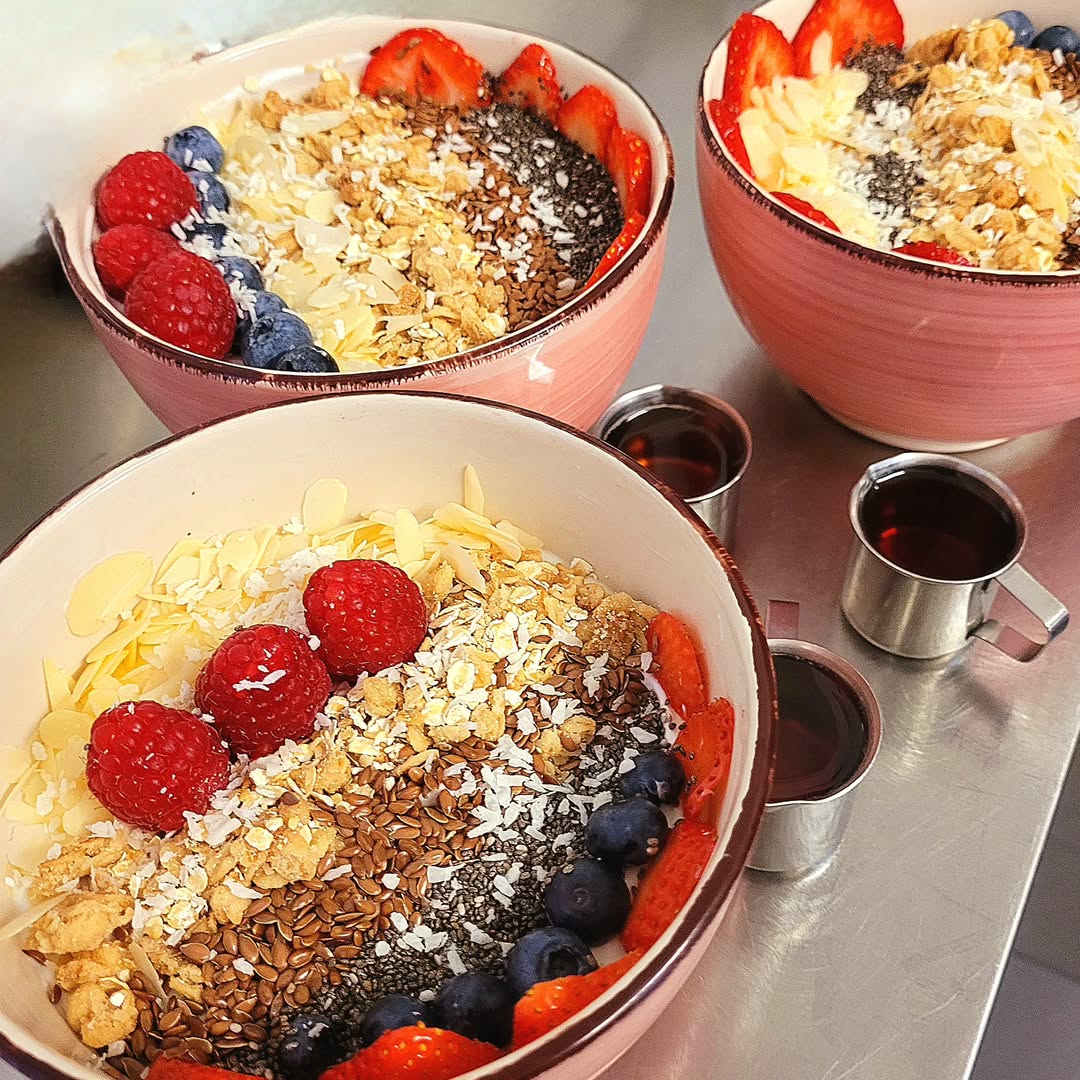 Hafermilch Hamburg im Lovaena Café – vegane Frühstücksgenüsse mit Barista-Qualität