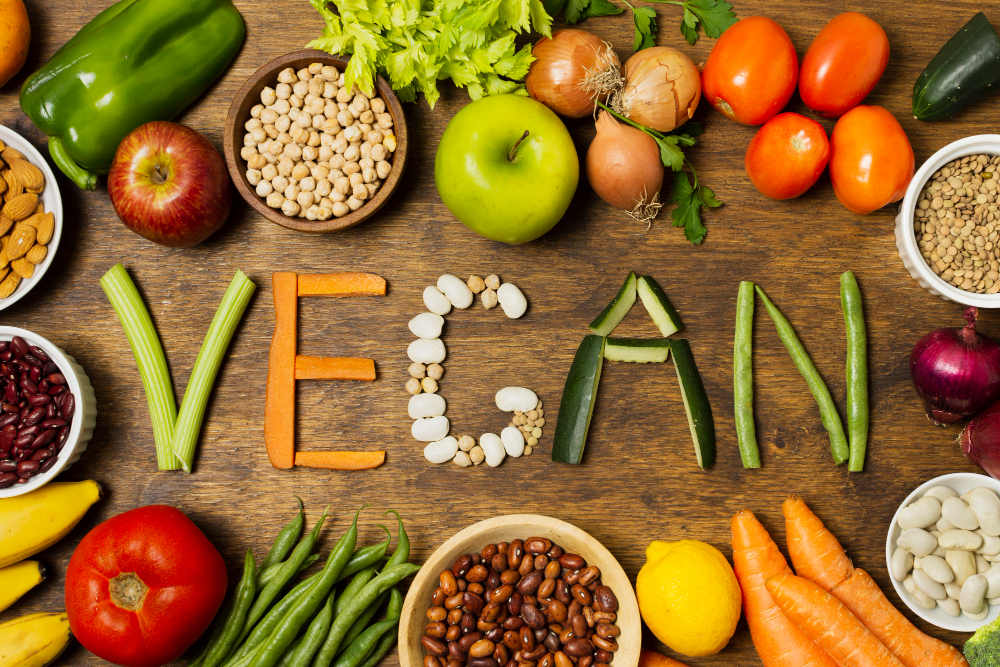 Vegane Sporternährung leicht gemacht: Energie, Regeneration & Muskelaufbau mit pflanzlicher Power. Tipps, Mahlzeiten & Fakten vom Lovaena Café Hamburg.